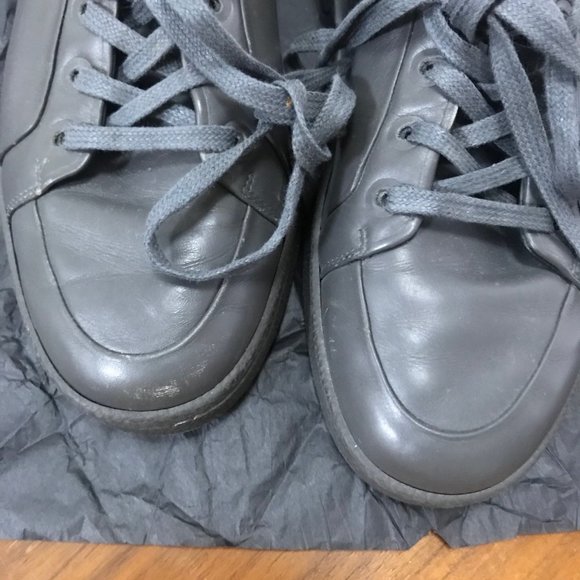 BALENCIAGA PARIS Low Top Leather Sneaker - Picture 8 of 11